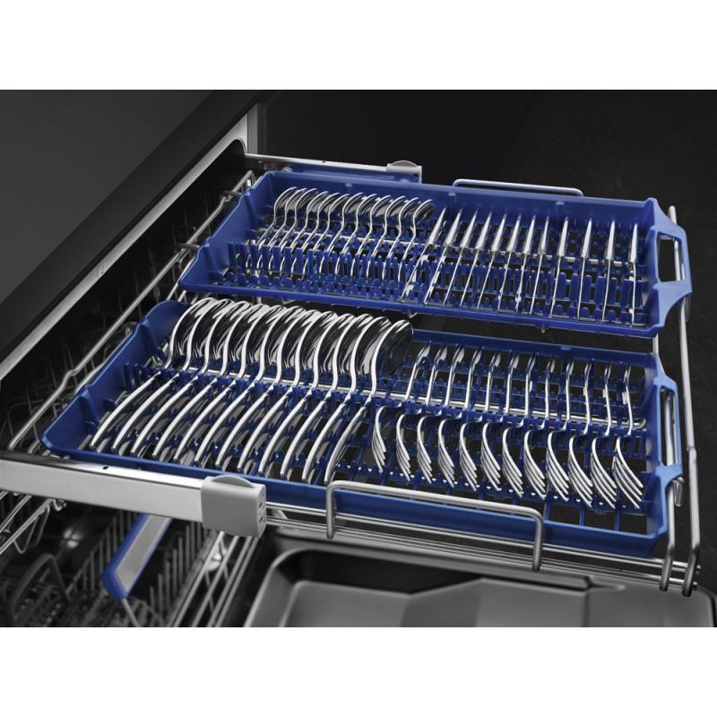 24" SMEG Under Counter Built-in Dishwasher in Black - LSPU8643BL