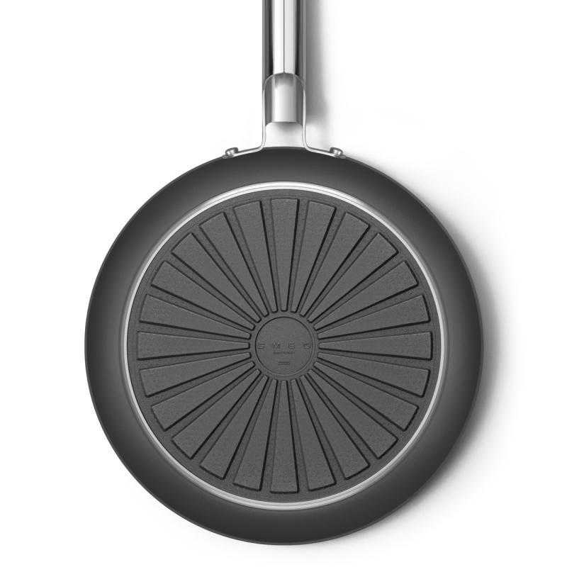 SMEG 50's Style Frypan With 30 Inch Diameter In Black - CKFF3001BLM