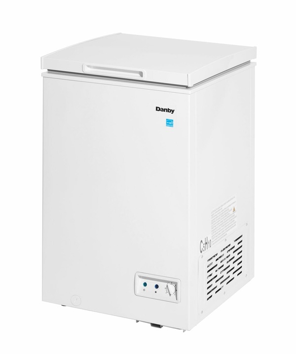 20" Danby 3.5 Cu. Ft. Chest Freezer in White - DCF035A5WDB
