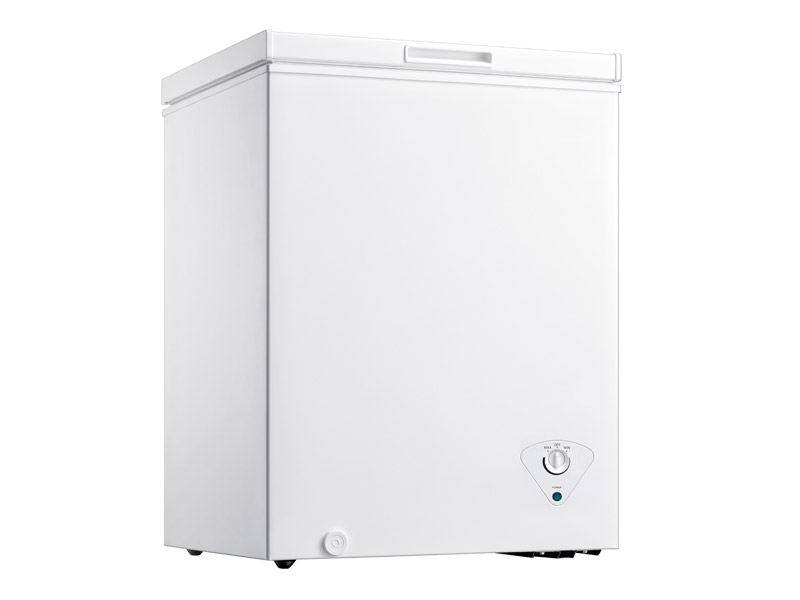 25" Midea 5.0 Cu. Ft. Chest Freezer  MRC05M3AWWC