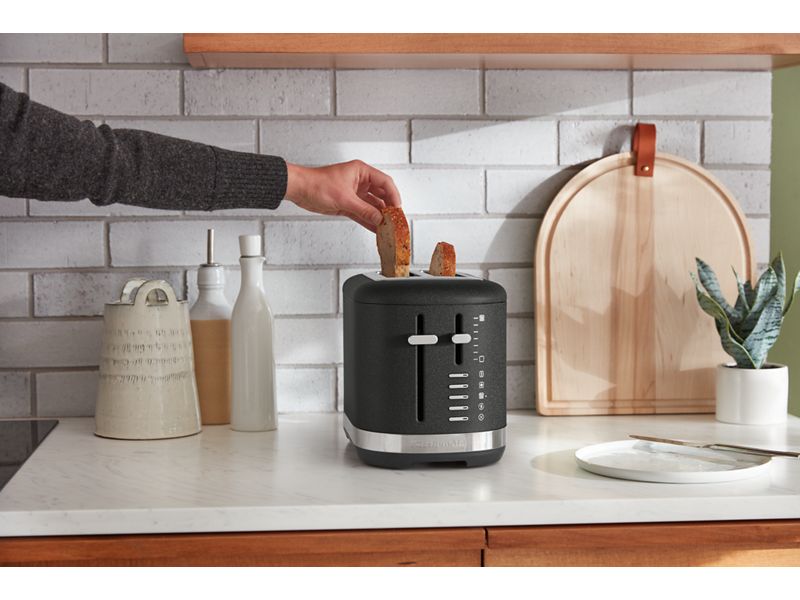 KitchenAid 2 Slice Toaster in Black Matte - KMT2109BM