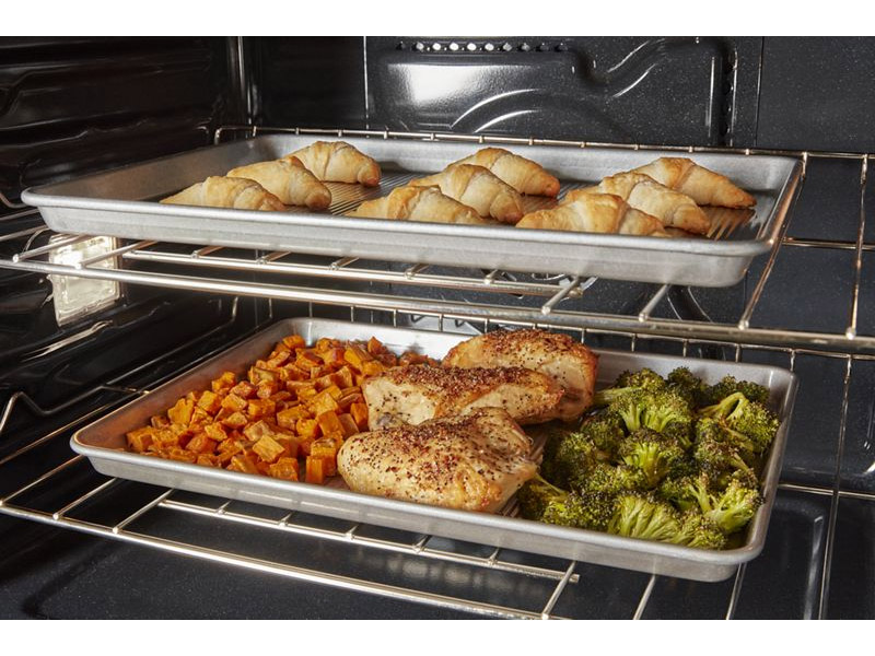 30" Whirlpool 5.0 Cu. Ft. Single Wall Oven with Air Fry When Connected - WOES5030LZ