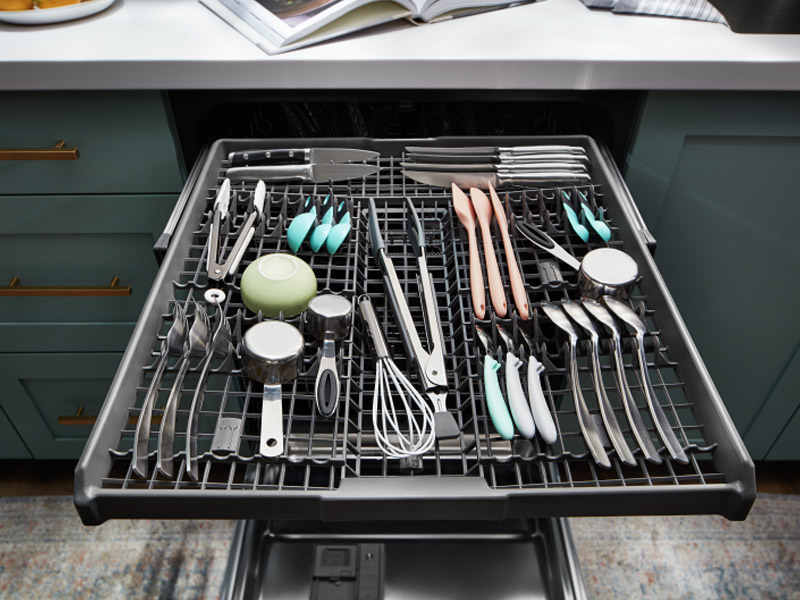 24" Whirlpool 51 DBA Quiet Dishwasher with 3rd Rack and Pocket Handle - WDP730HAMZ