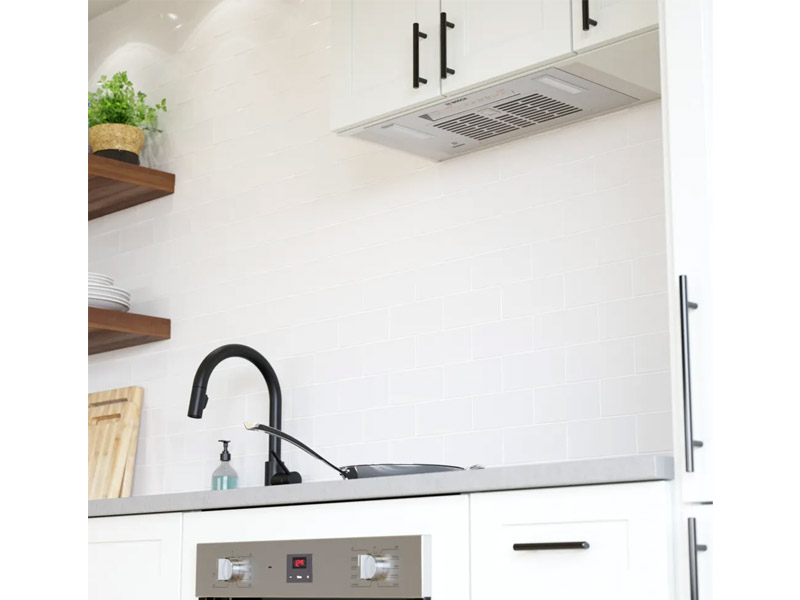 24" Bosch 300 Series Canopy Cooker Hood in Stainless Steel - HUI34253UC