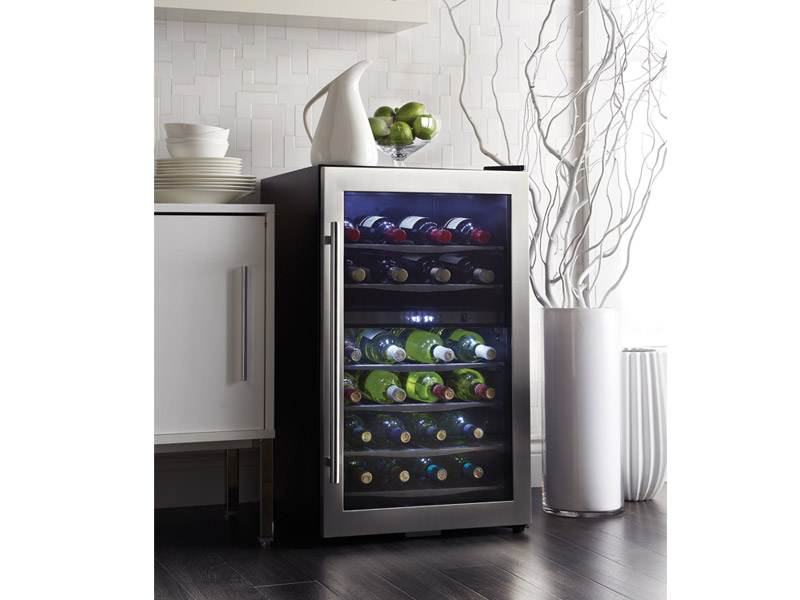 19" Danby Wine Coolers 38.00 Bottles - DWC040A3BSSDD